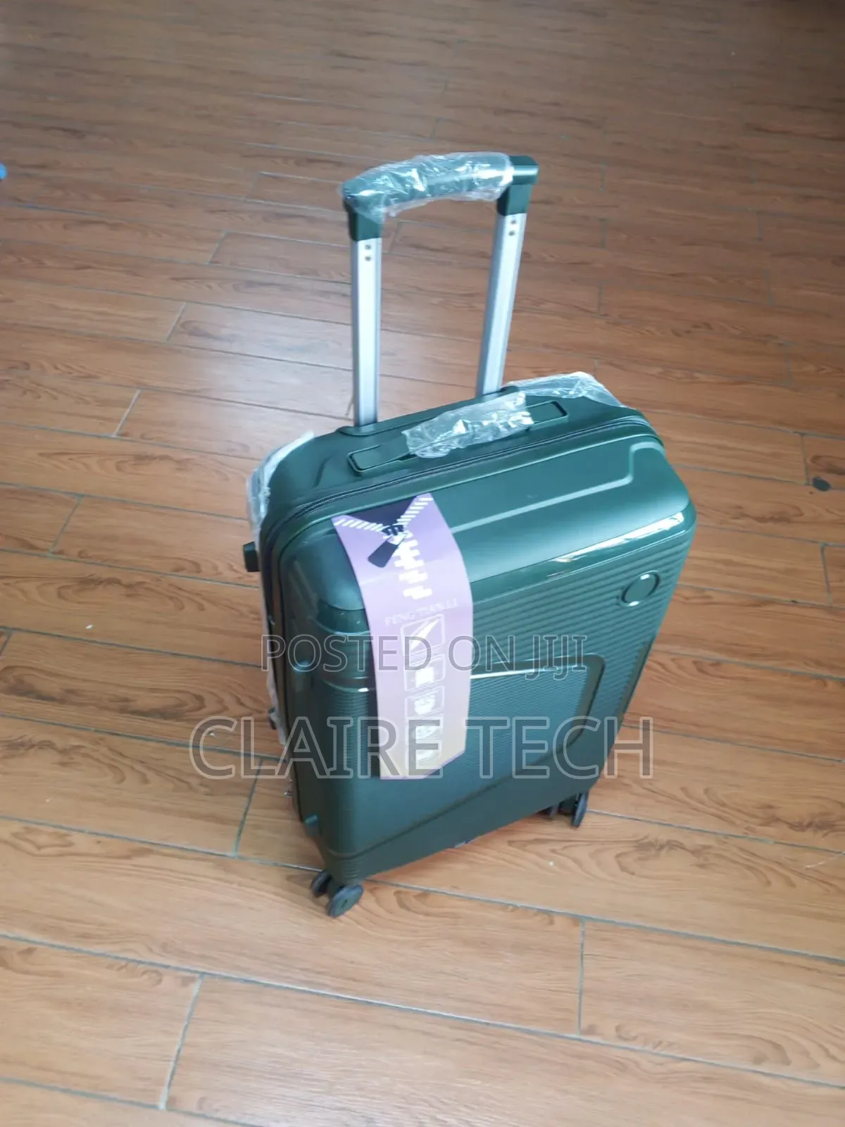 Medium-Sized Rubber Suitcase – Travel in Style