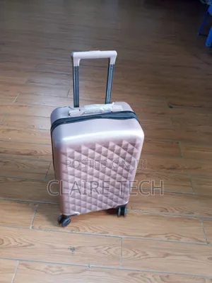 Medium Travel Suitcase – Spacious and Practical