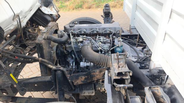 Isuzu NPR 2014 - thumbnail 2