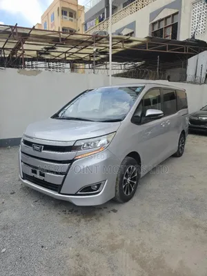 Toyota Noah 2019 Silver