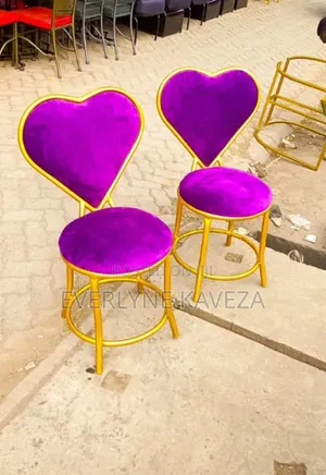 Salon Love Chairs