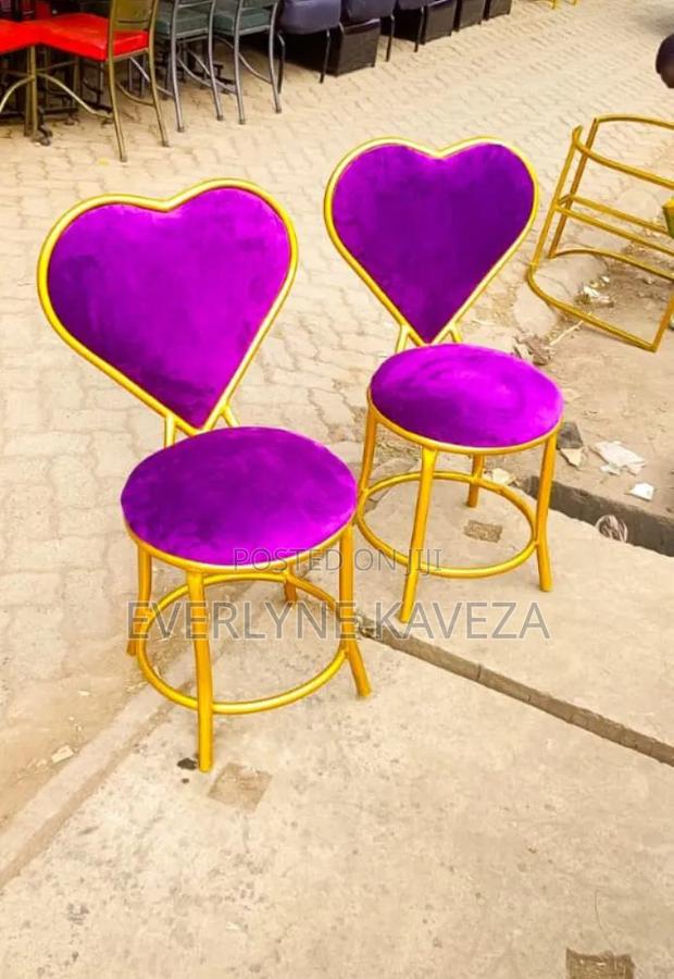 Salon Love Chairs - main view