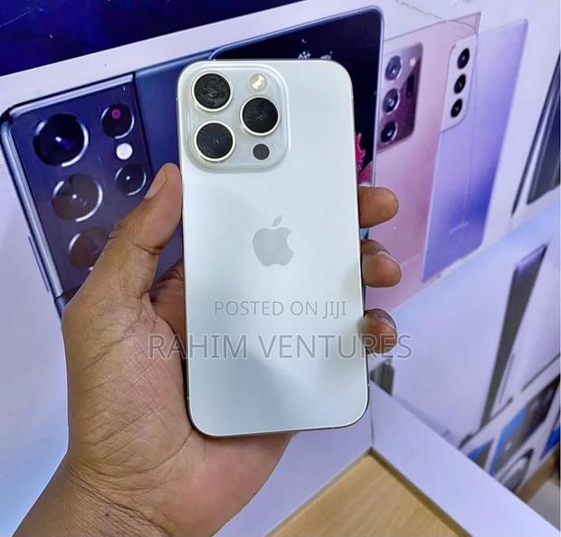 Apple iPhone 15 Pro 128 GB Silver - main view