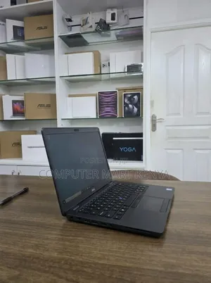 New Laptop Dell Latitude 5300 8GB Intel Core i7 SSD 256GB