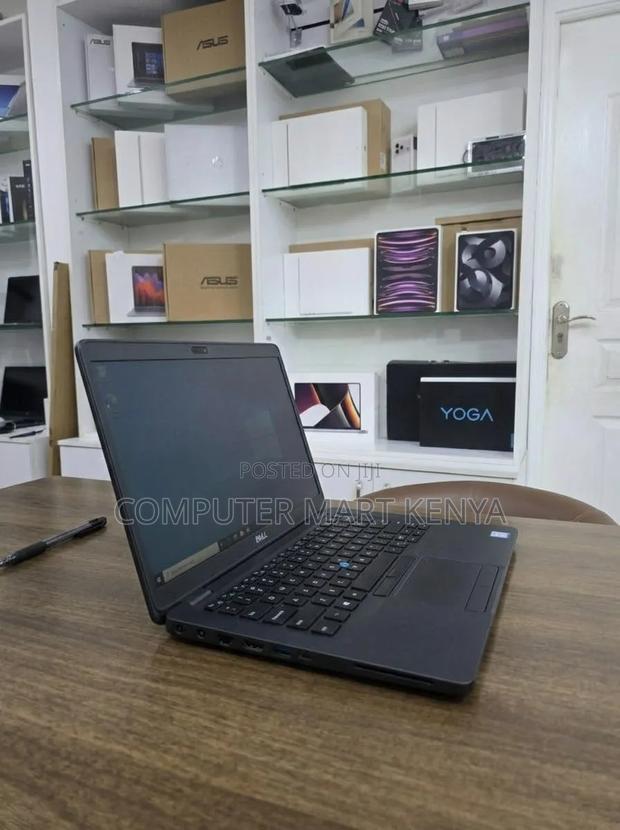 New Laptop Dell Latitude 5300 8GB Intel Core i7 SSD 256GB - thumbnail 4