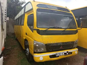 Mitsubishi Fuso Canter 2015 Yellow