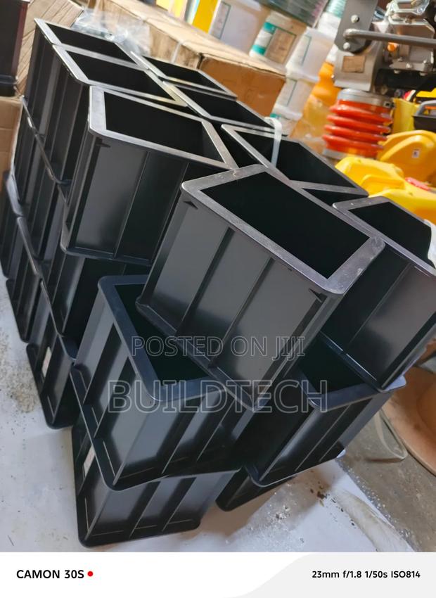 Reusable Plastic Cube Moulds for Concrete Sample Testing - main view