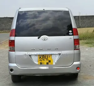 Toyota Noah 2007 Silver