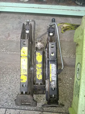 Mercedes Benz /Volvo Original Jacks