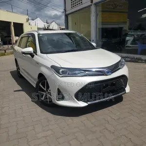 Toyota Corolla Fielder 1.5 Hybrid FWD 2019 White