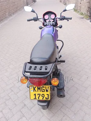 Bajaj Boxer 125 2025 Red