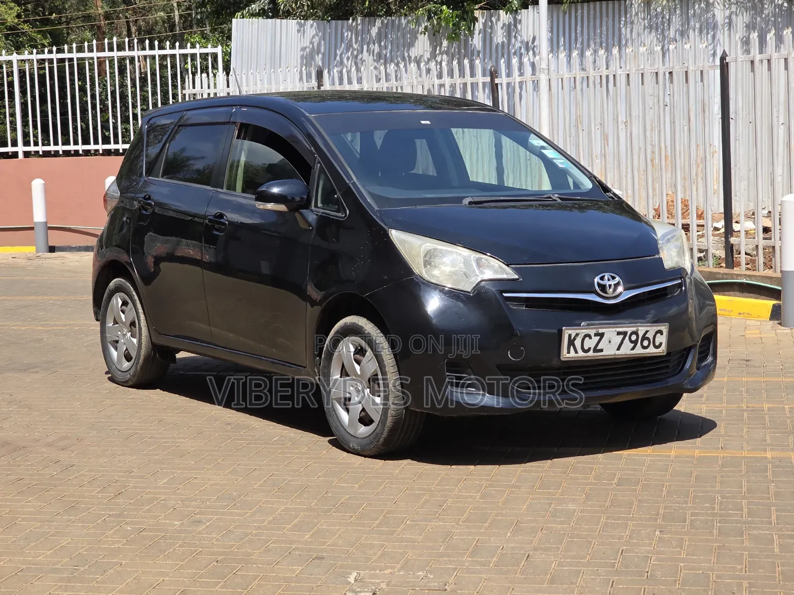 Toyota Ractis 2012 Black