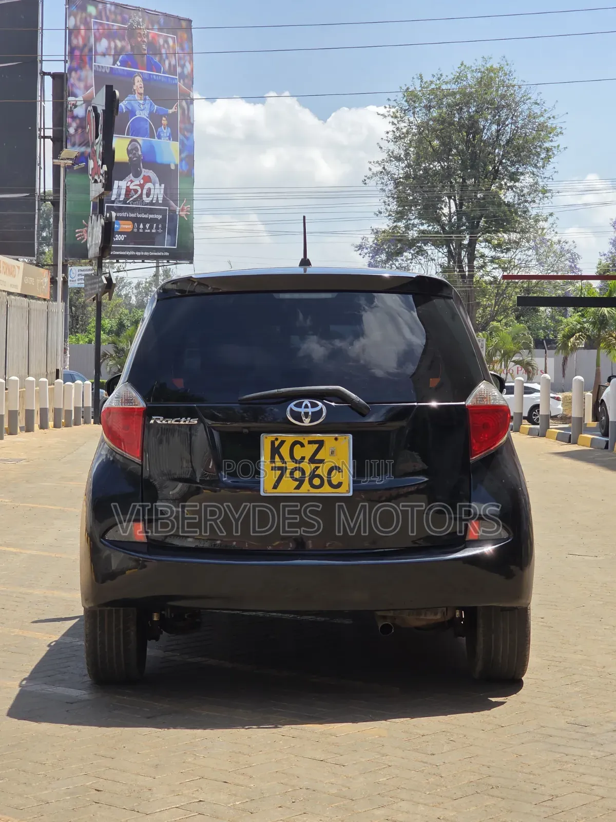Toyota Ractis 2012 Black