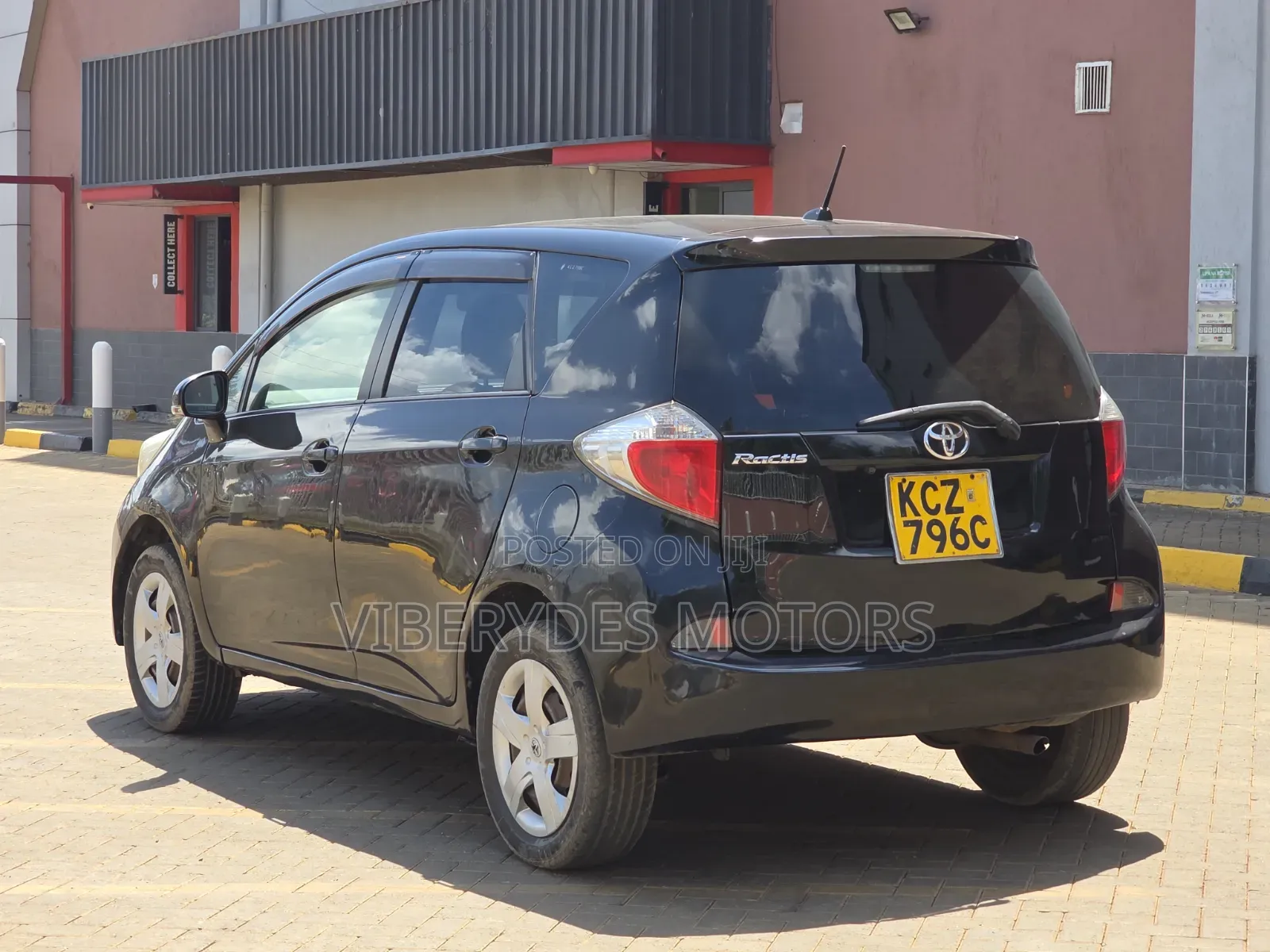 Toyota Ractis 2012 Black