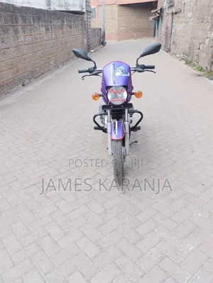 Bajaj Boxer 125 2025 Red