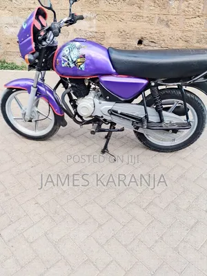 Bajaj Boxer 125 2025 Red