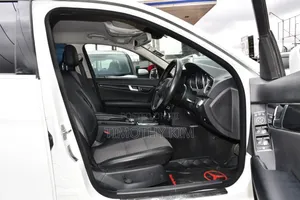 Mercedes-Benz C200 2011 Pearl