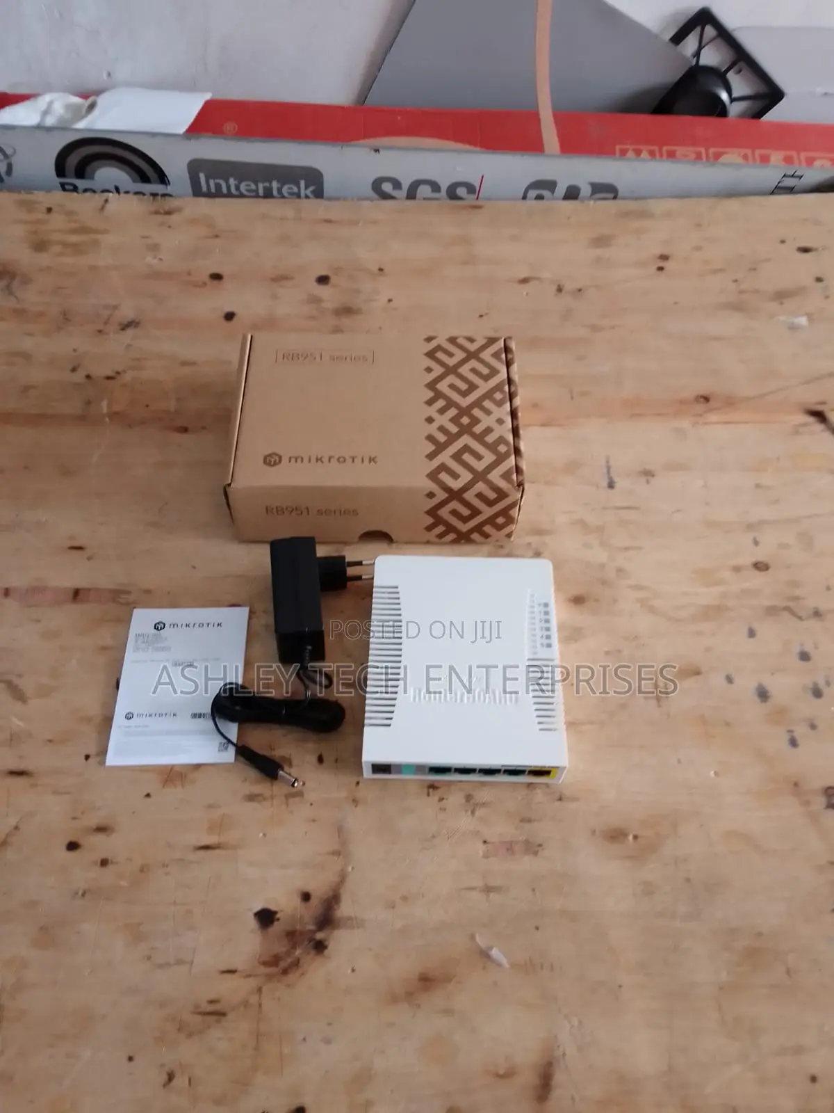 MikroTik RouterBOARD RB951 – Compact Network Solution