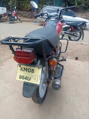 Honda CB 2023 Red