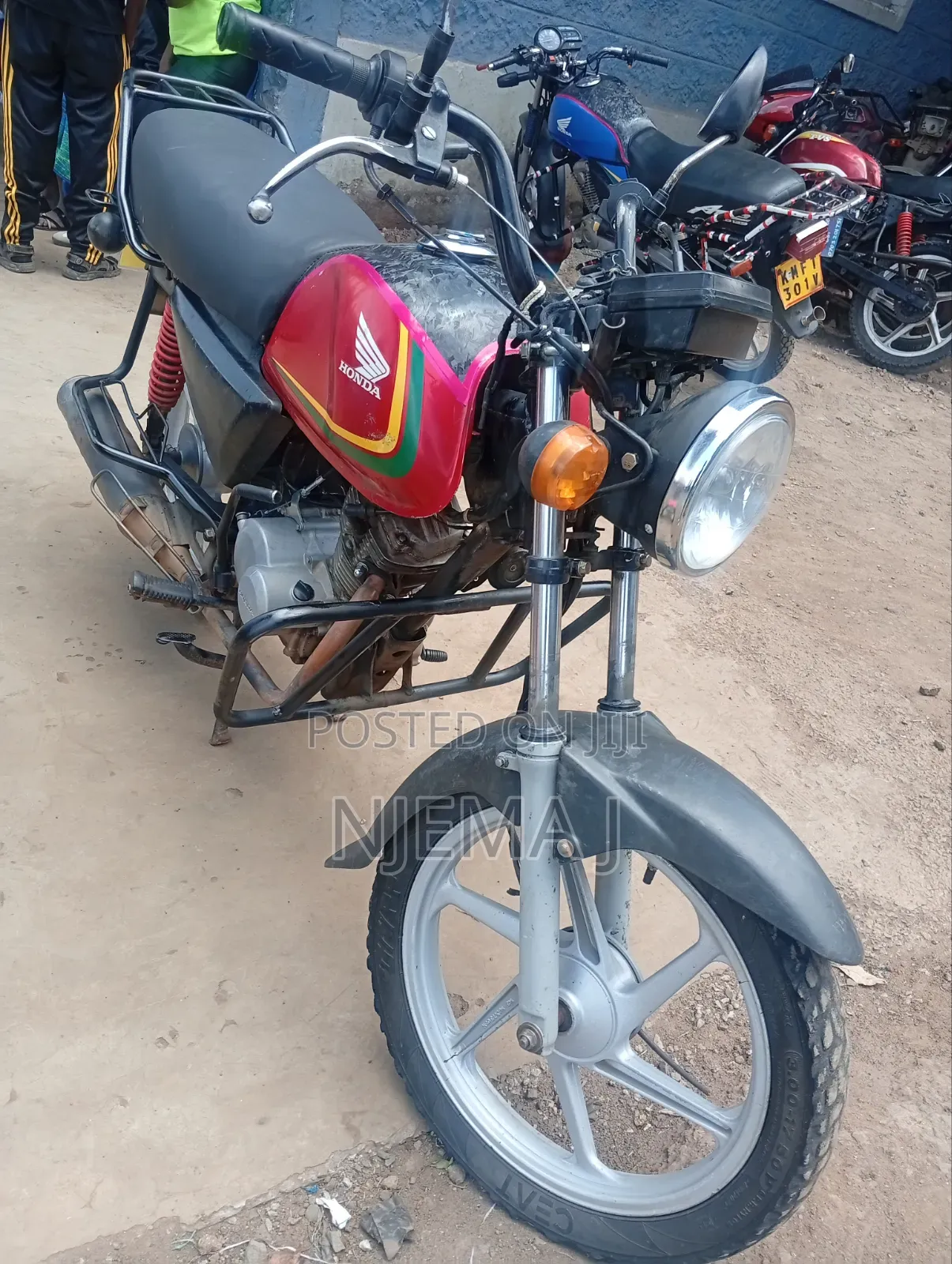 Honda CB 2023 Red