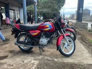 Bajaj Boxer 125 2025 Red