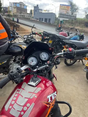 TVS HLX Plus ES 2024 Red
