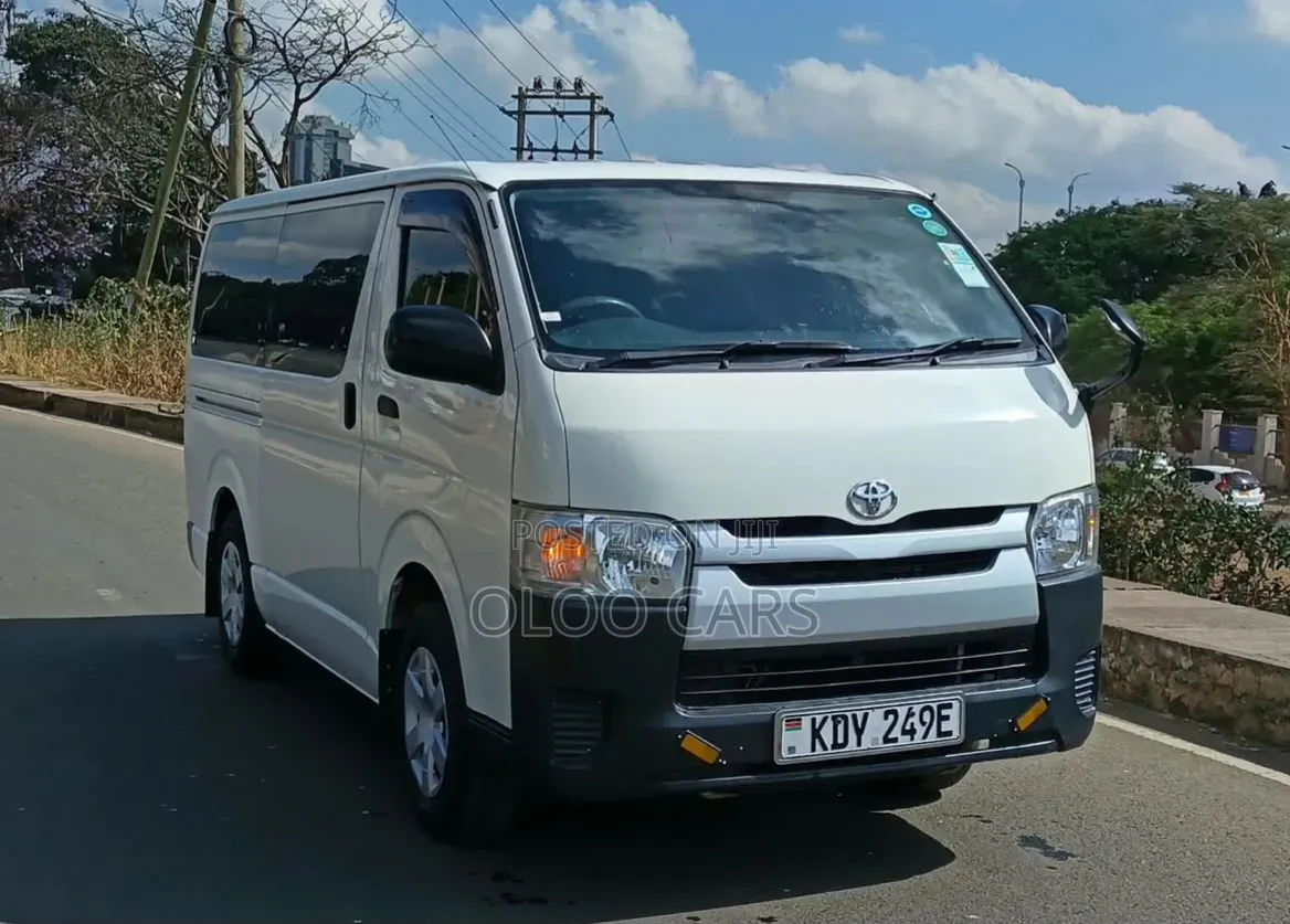 Toyota HiAce 2019 White