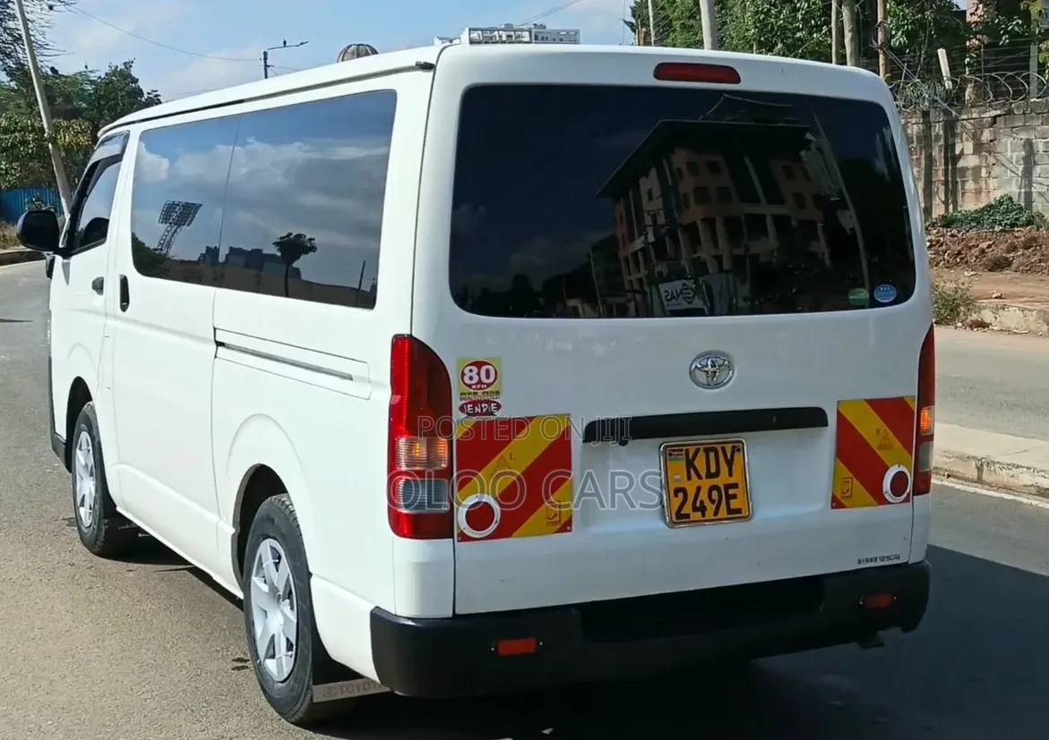 Toyota HiAce 2019 White
