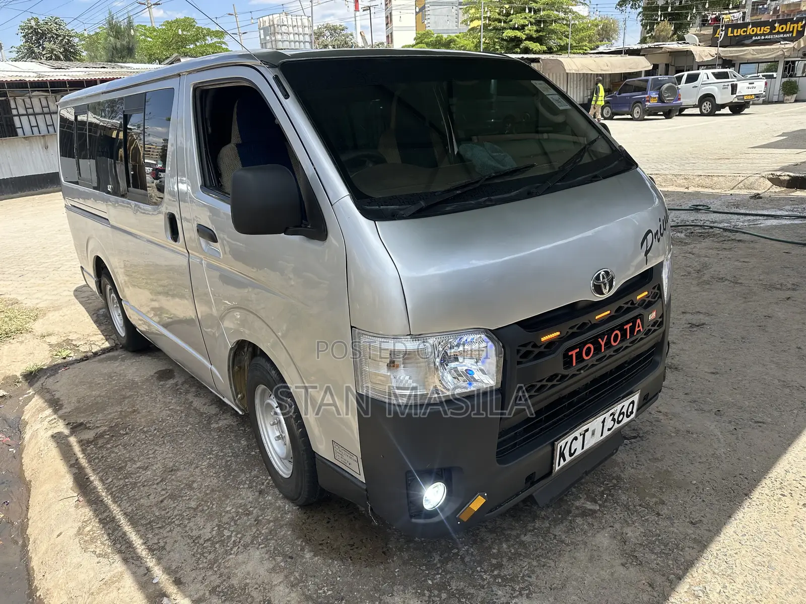 Toyota HiAce 2012 Silver