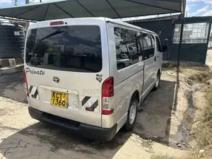 Toyota HiAce 2012 Silver