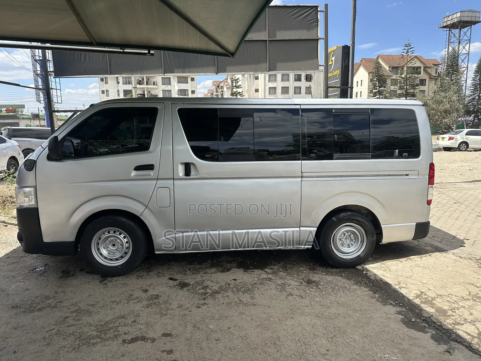 Toyota HiAce 2012 Silver