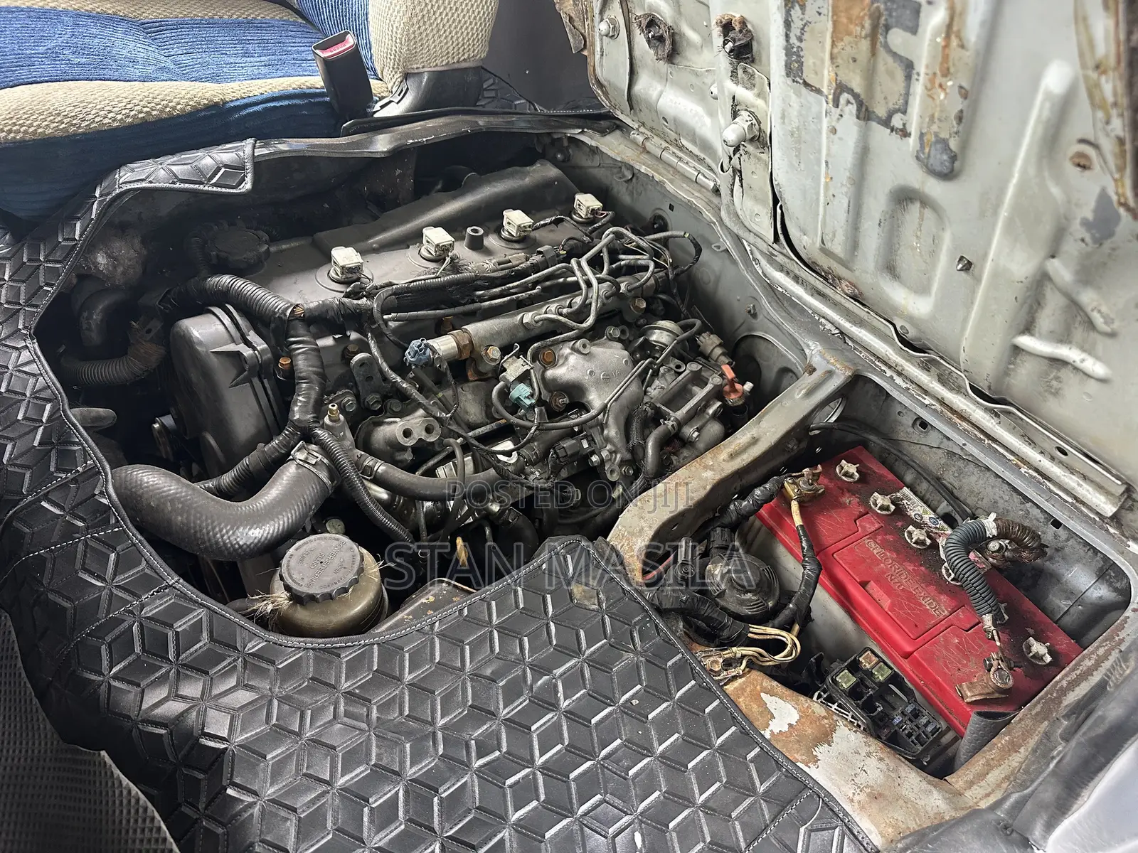 Toyota HiAce 2012 Silver