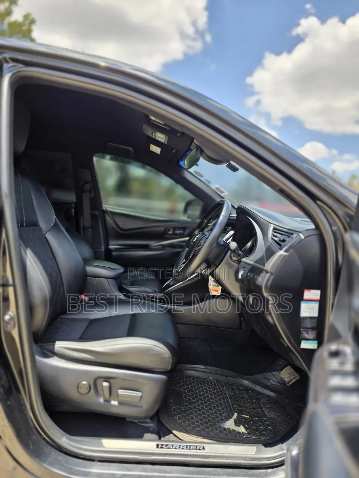 Toyota Harrier 2.0 2017