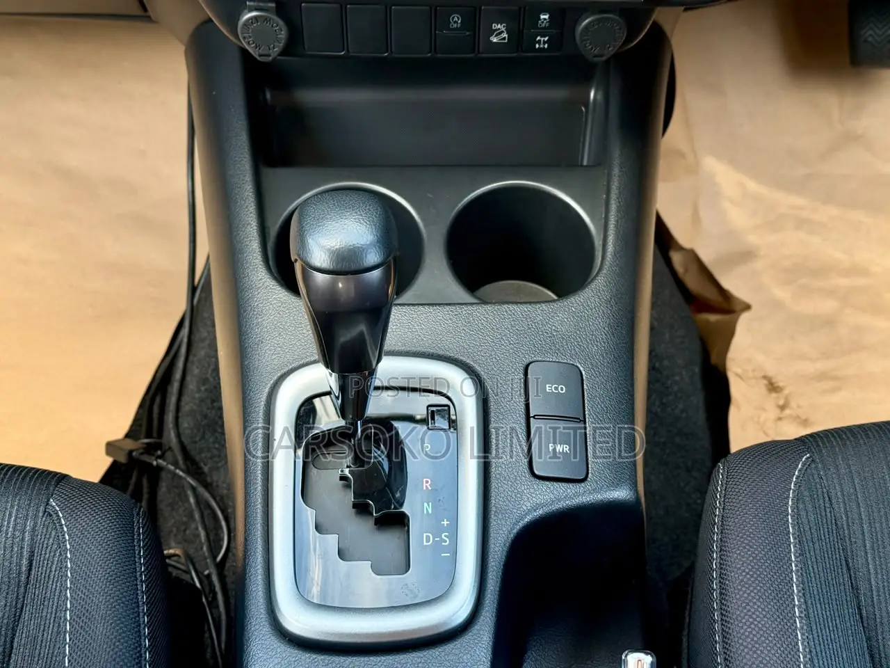 Toyota Hilux 2022 Green