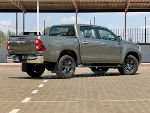 Toyota Hilux 2022 Green