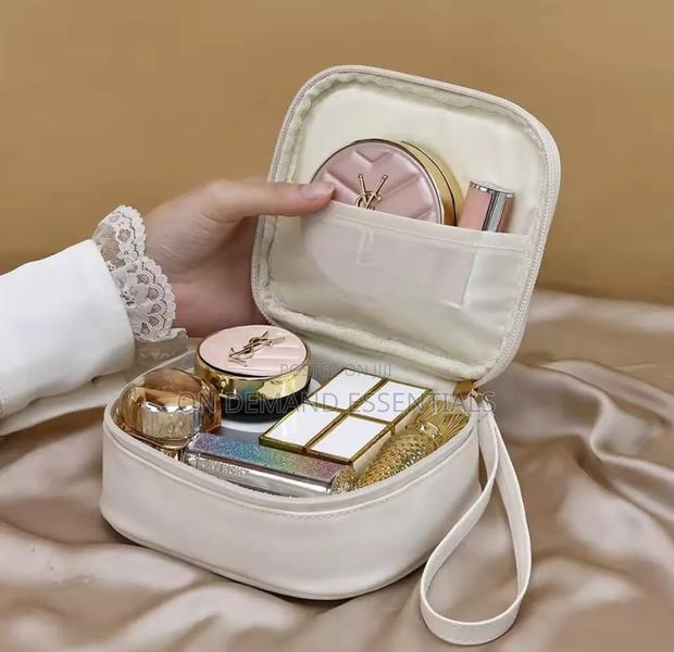 Multifunctional Mini Makeup Organizer Pouch - thumbnail 3