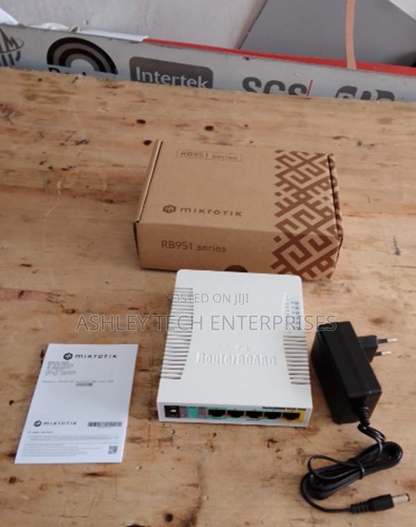 MikroTik RB951 Wireless Networking Device – Business Ready - main view
