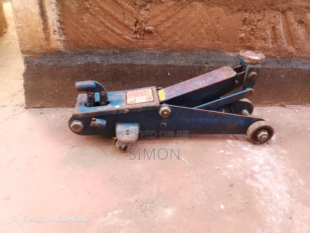 Mobile Trolley Jack - main view