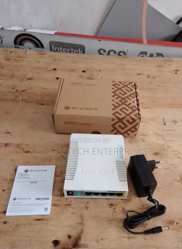 MikroTik RouterBOARD RB951 – Advanced RouterOS Networking