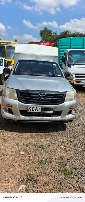 Toyota Hilux 2014 Silver