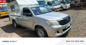 Toyota Hilux 2014 Silver