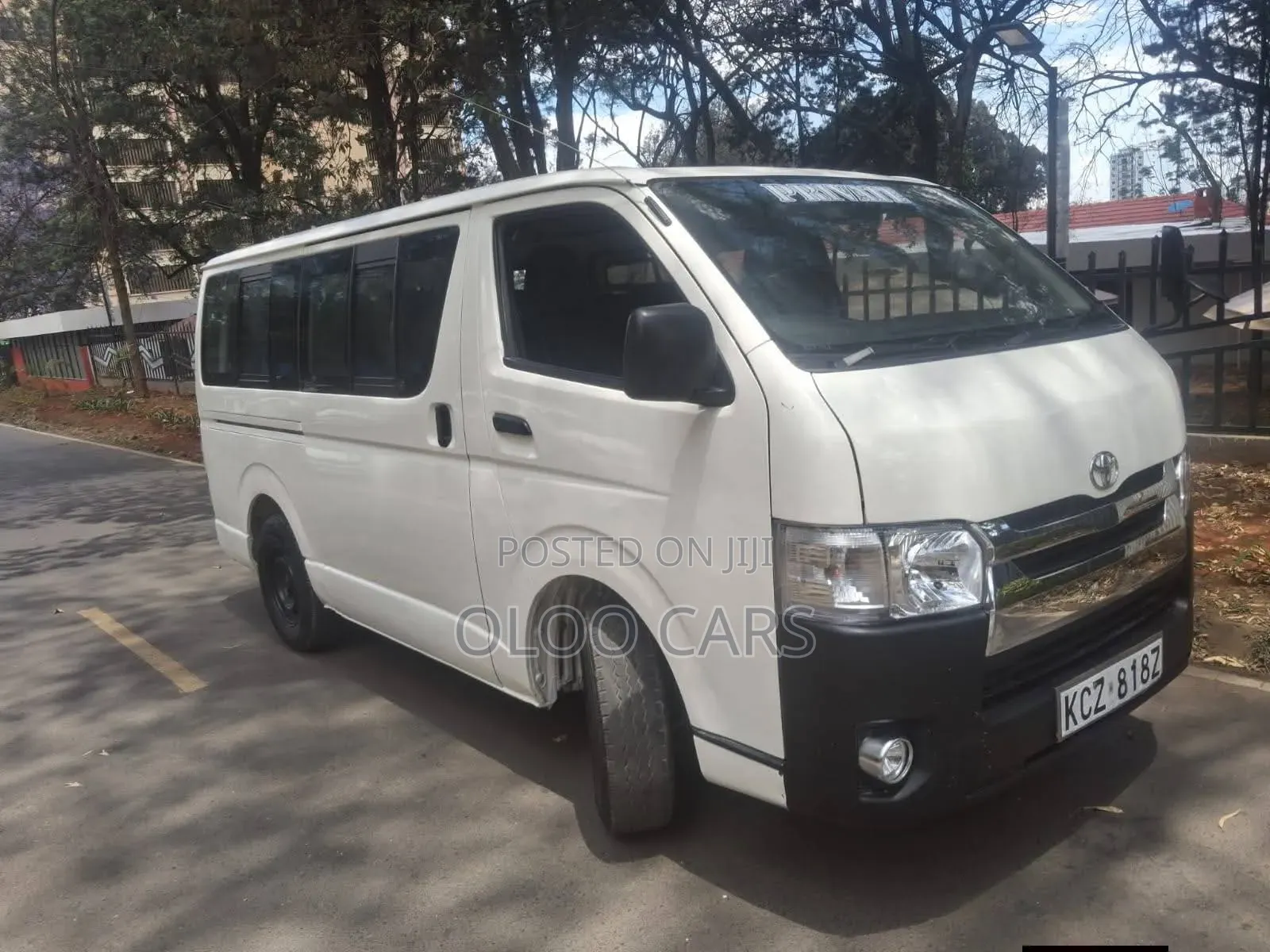 Toyota HiAce 2013 White