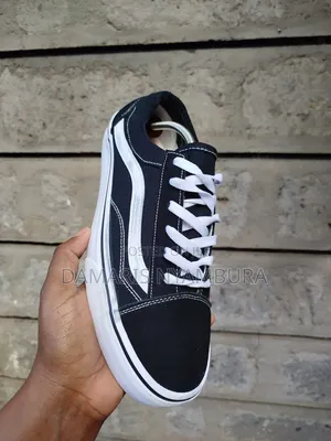 Unisex Canvas Shoe
