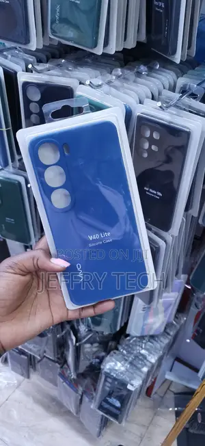 Blue Liquid Silicone Phone Case Designed for the Vivo V40 Lite