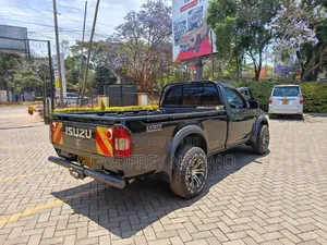Isuzu D-MAX 2010 Gray