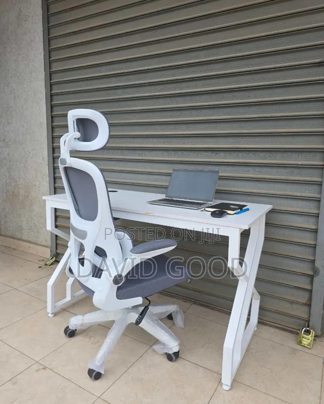 Premium White Office Chair and Table