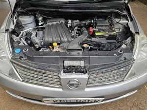 Nissan Tiida 2008 Silver