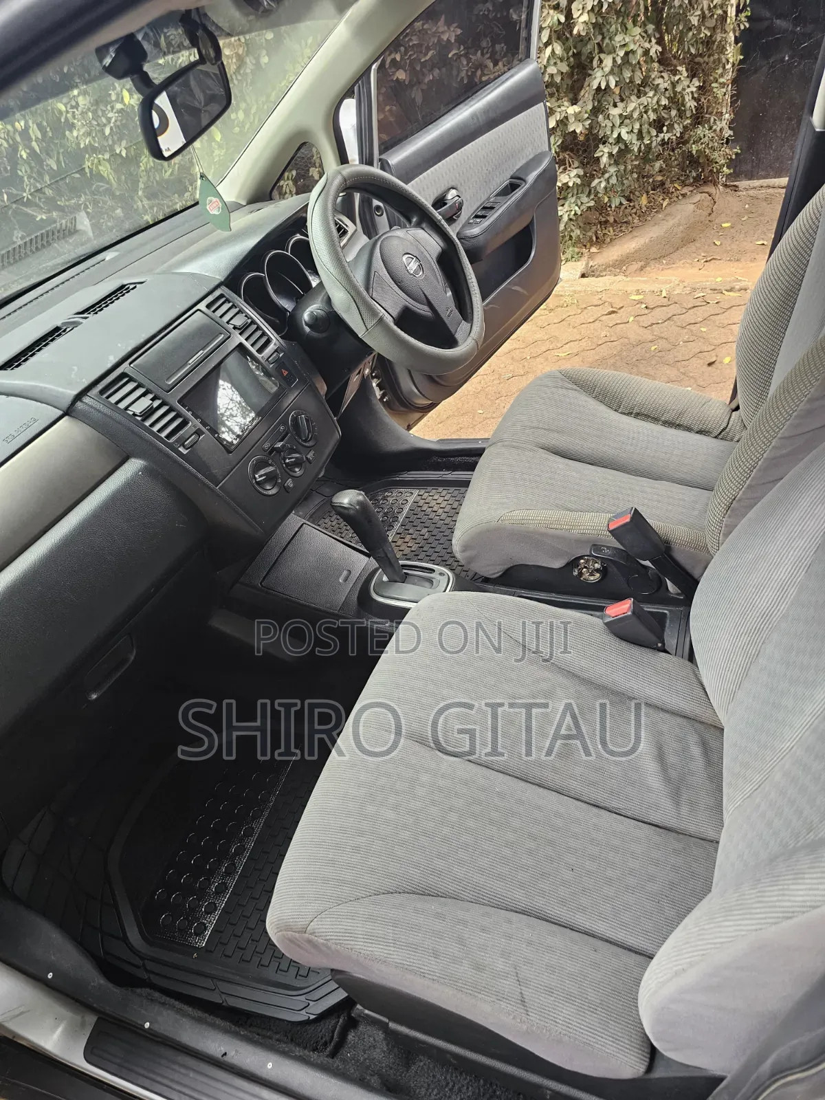 Nissan Tiida 2008 Silver