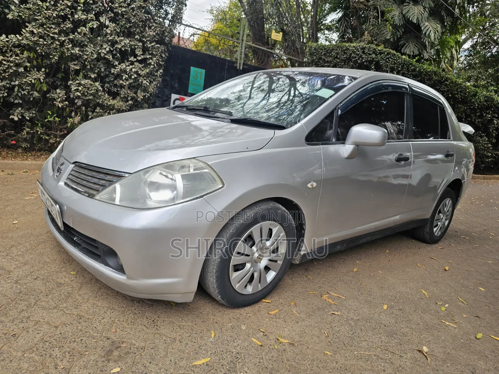 Nissan Tiida 2008 Silver