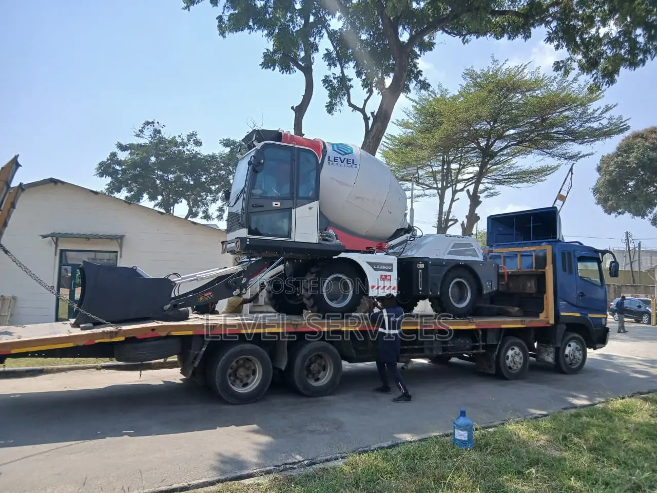 Self Loading Concrete Mixer for Hire 3.5CBM LZ3500 - 3 in 1